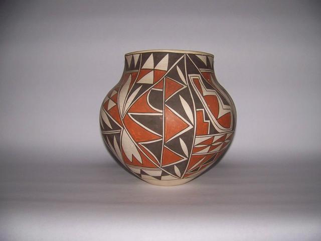 Signed Acoma Olla item ai5401