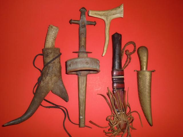 Five Knives Various Ages item mi1800